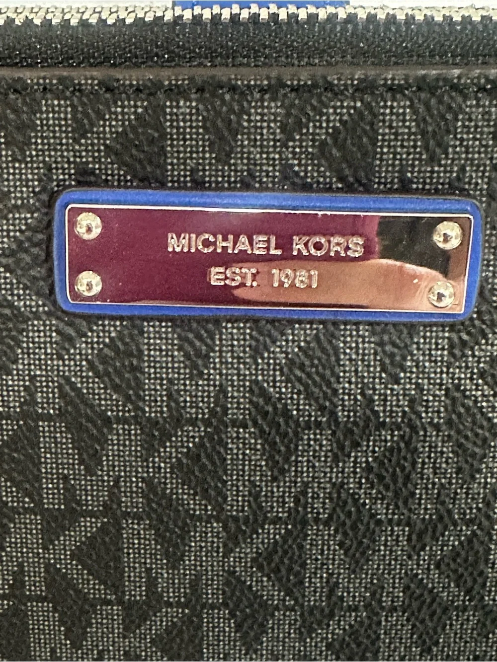 Michael Kors Blue Signature Logo Zip Around Wallet Wristlet New Multifunctional